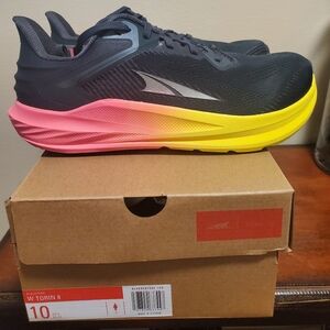 NWT Women's Altra Torin 8
